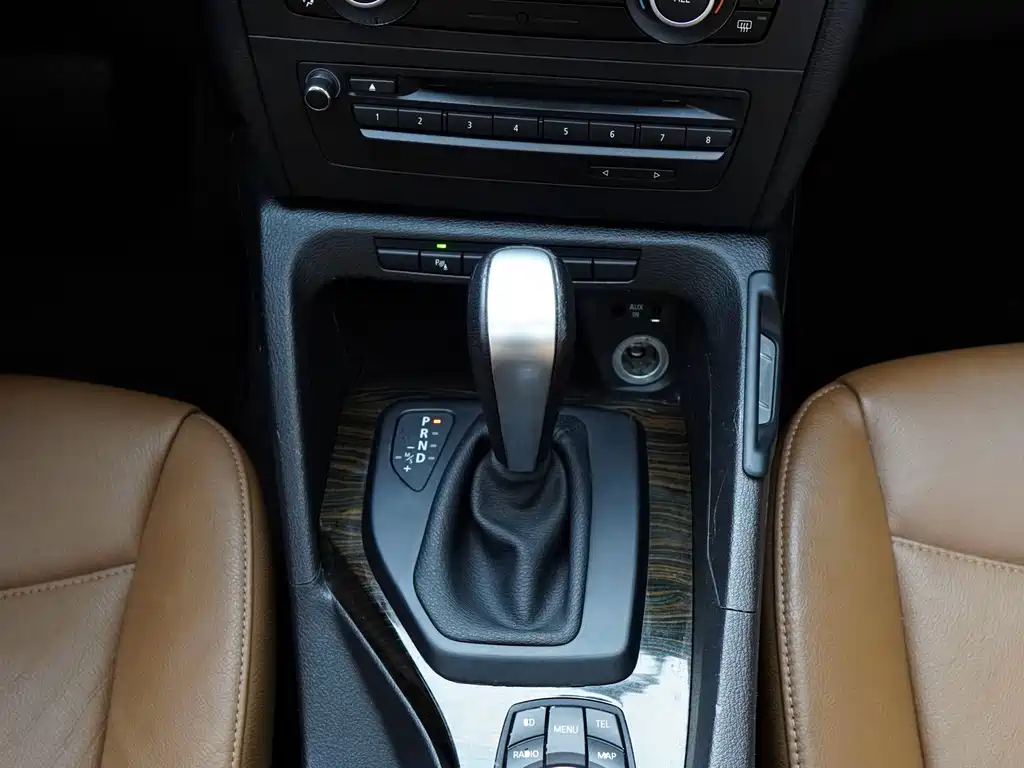 BMW X1 2010 — фото 10