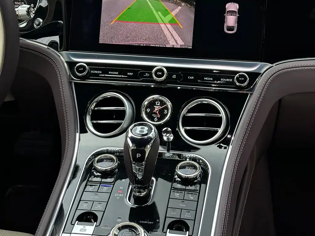Bentley Continental 2022 — фото 19