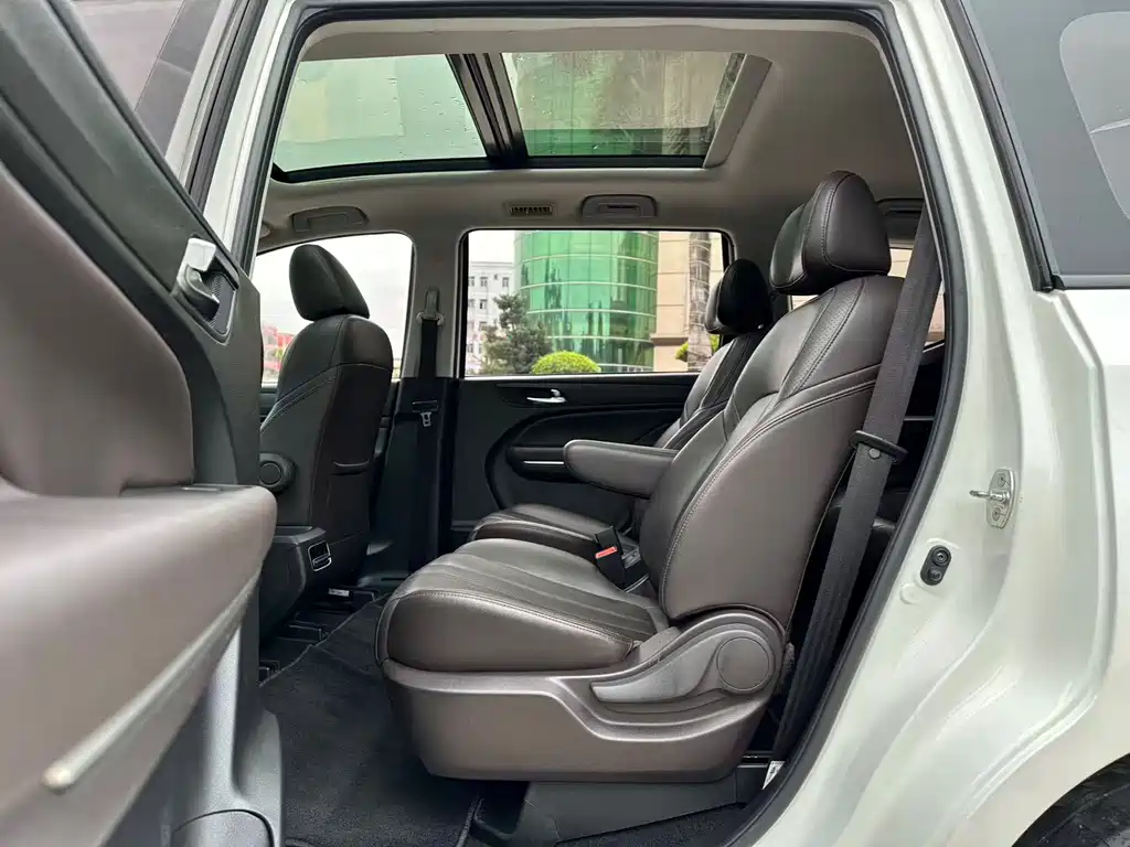 GAC Motor Trumpchi M6 2020 — фото 9