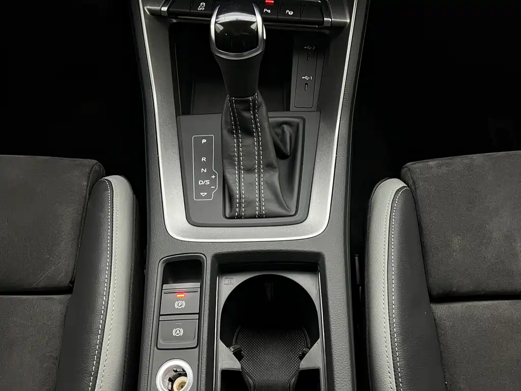 Audi Q3 2022 — фото 13