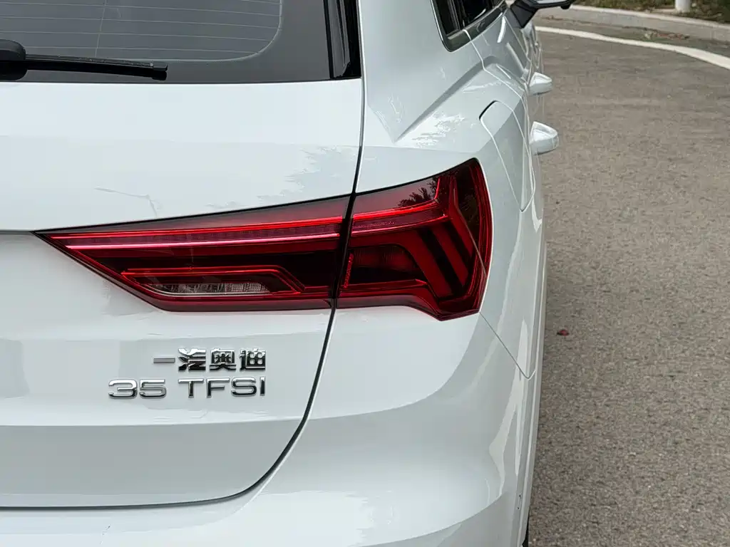 Audi Q3 2022 — фото 12