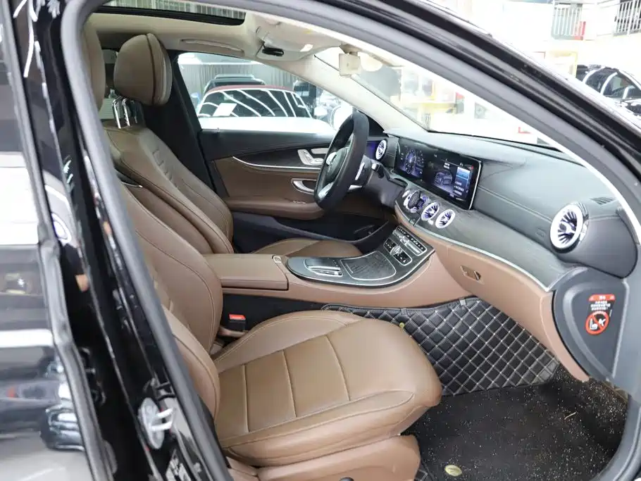Mercedes-Benz E-Class 2020 — фото 15