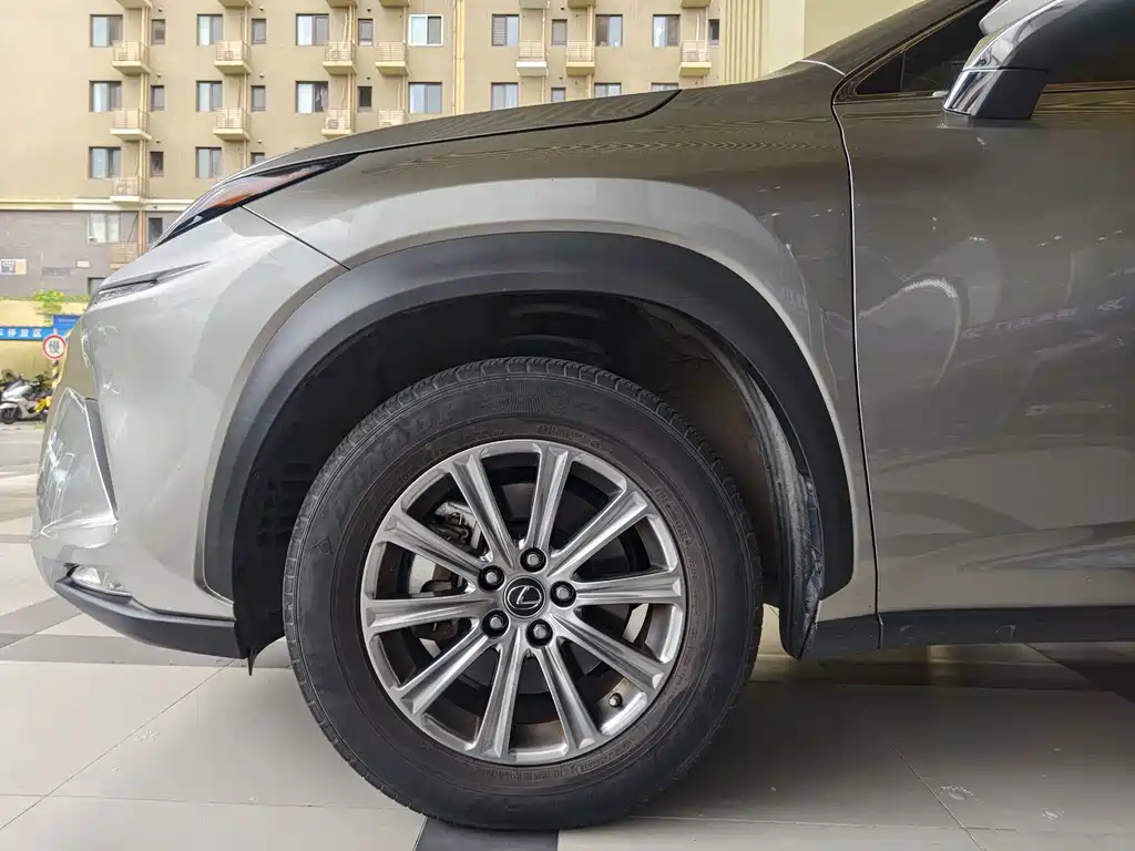 Lexus NX 2021 — фото 18