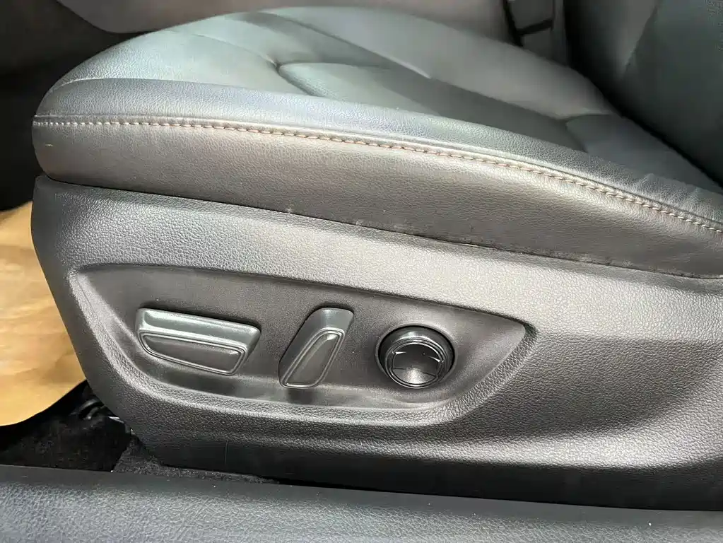 Toyota Camry 2023 — фото 14