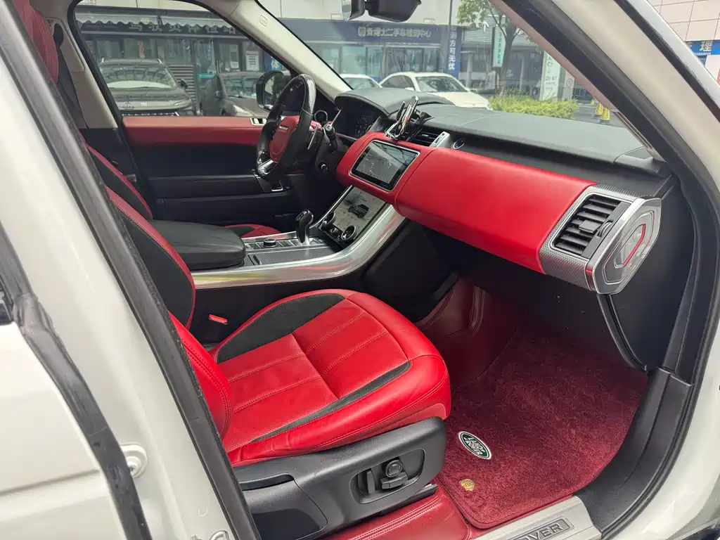 Land Rover Sport 2020 — фото 10