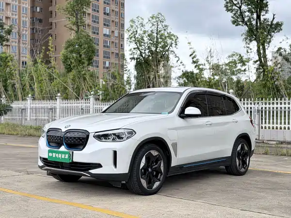 BMW iX3 2021