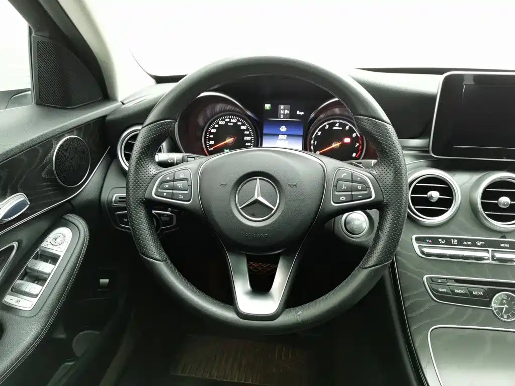 Mercedes-Benz C-Class 2017 — фото 11