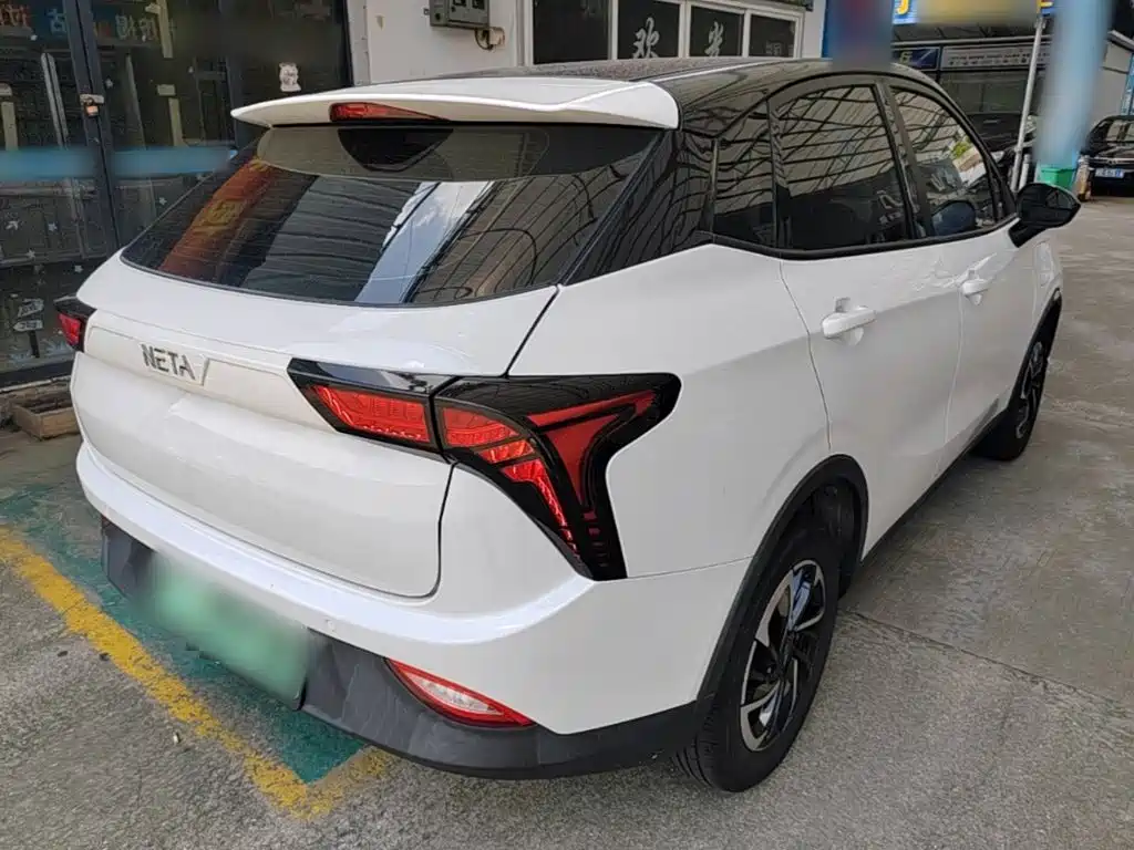 Neta V 2022