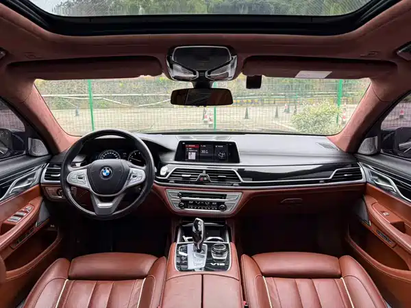 BMW 7 Series 2021