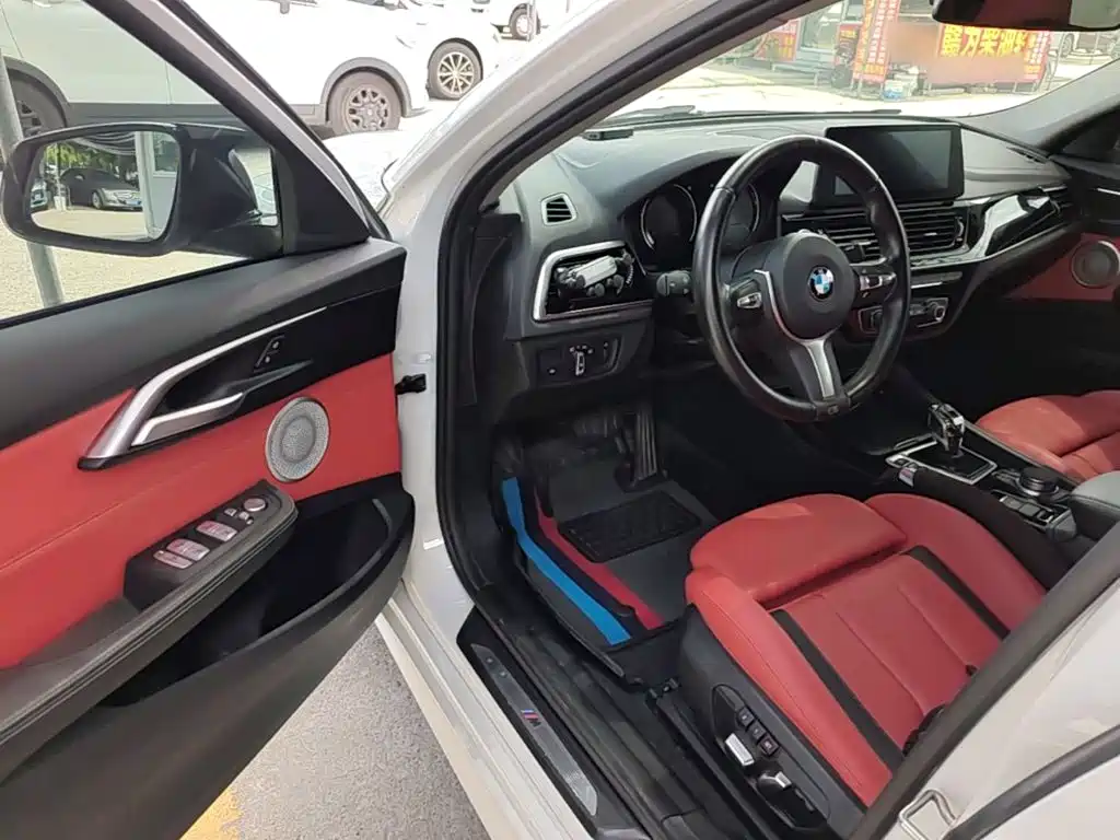 BMW 1 Series 2021 — фото 16