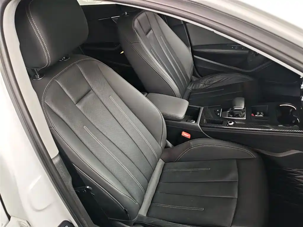 Audi A4L 2020 — фото 25