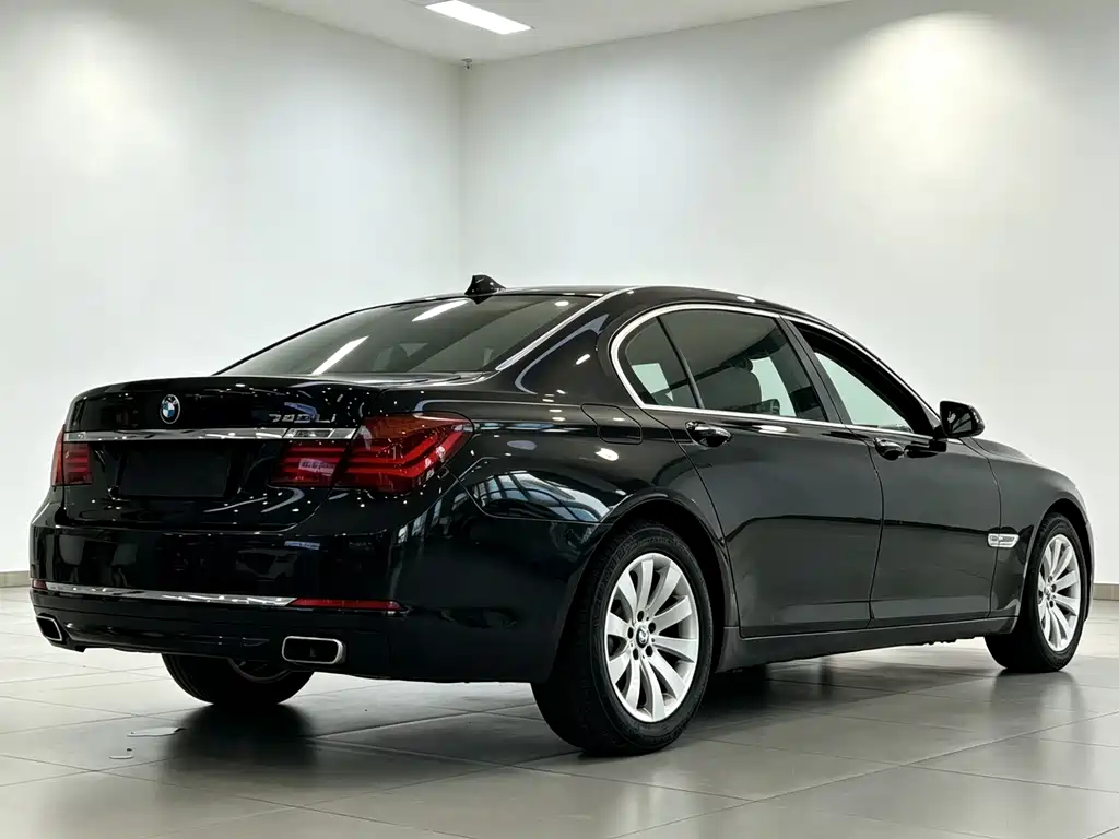 BMW 7 Series 2013 — фото 4