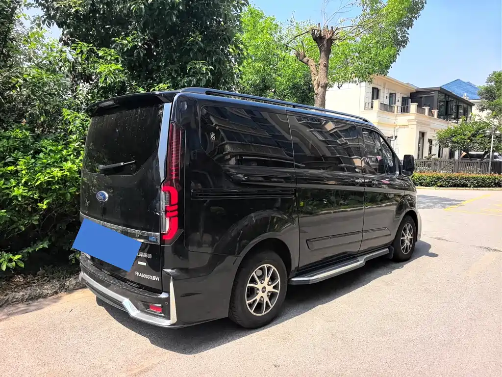 Ford Tourneo 2025 — фото 3