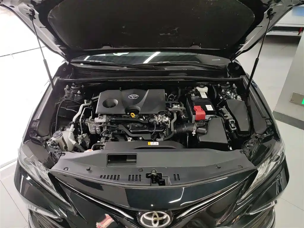 Toyota Camry 2023 — фото 16