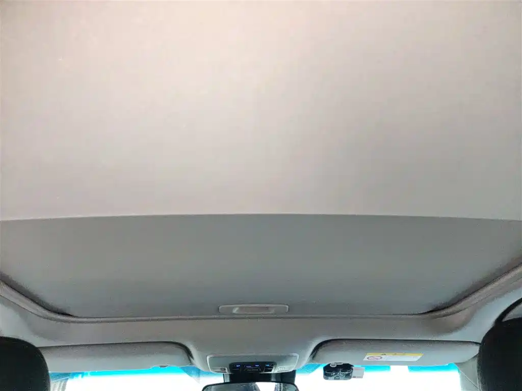 Toyota Camry 2023 — фото 14