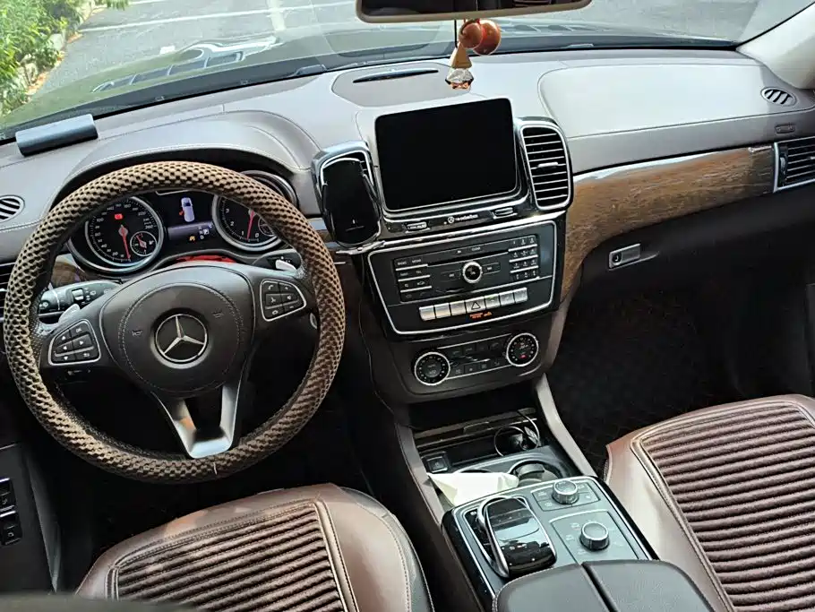 Mercedes-Benz GLS 2018 — фото 12