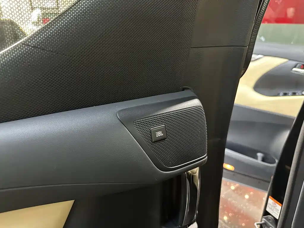 Toyota Alphard 2019 — фото 24