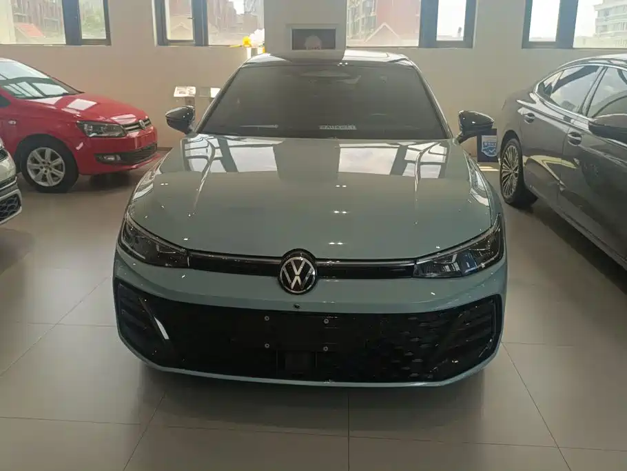 Volkswagen Passat 2024