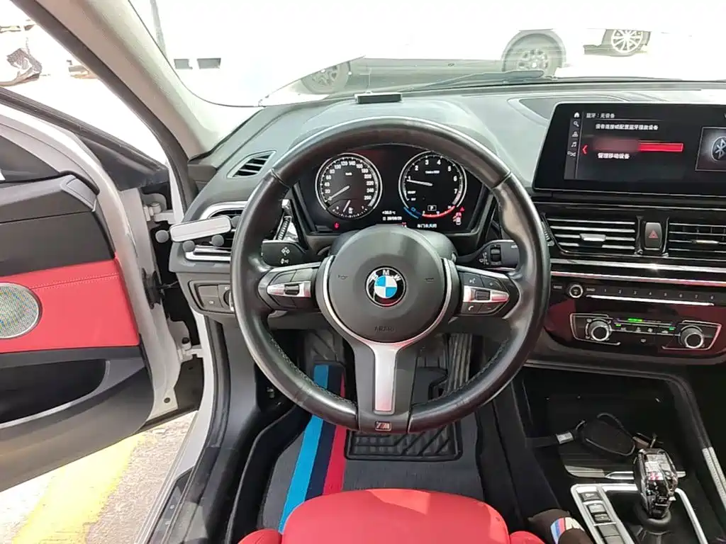 BMW 1 Series 2021 — фото 11