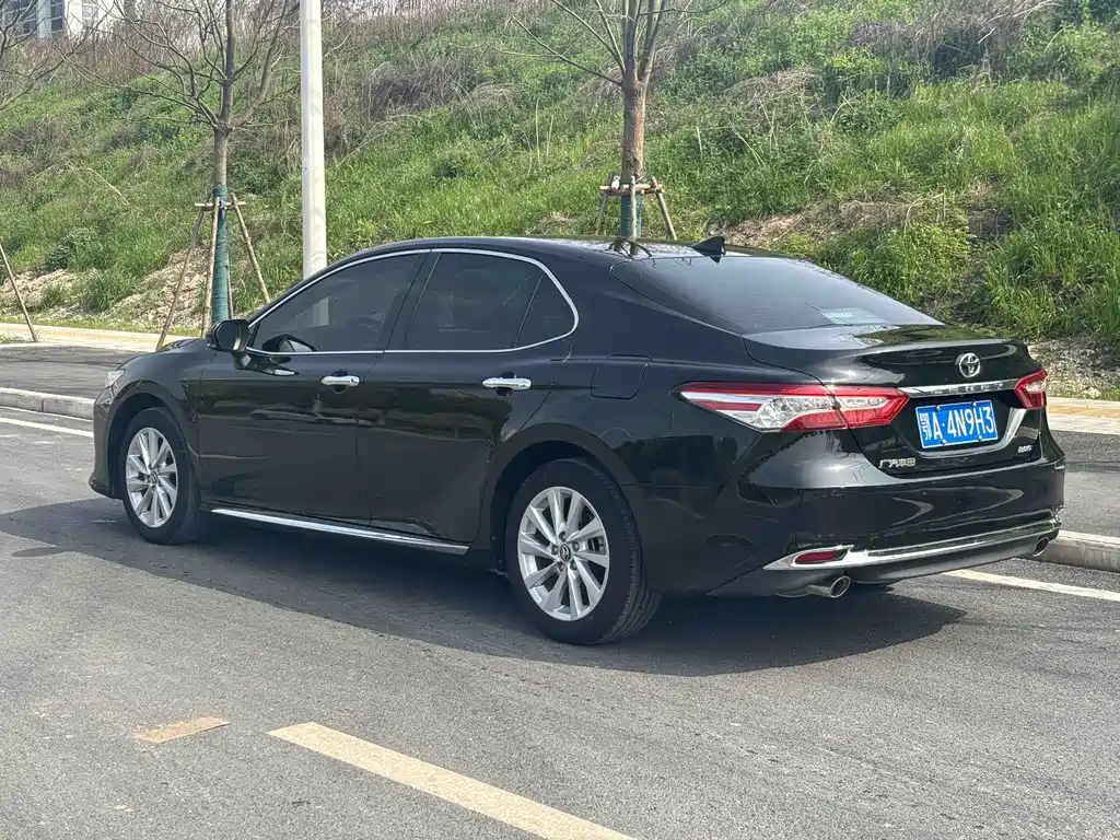 Toyota Camry 2023 — фото 16