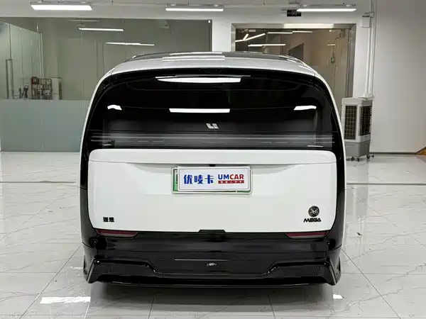 Li Auto MEGA 2025