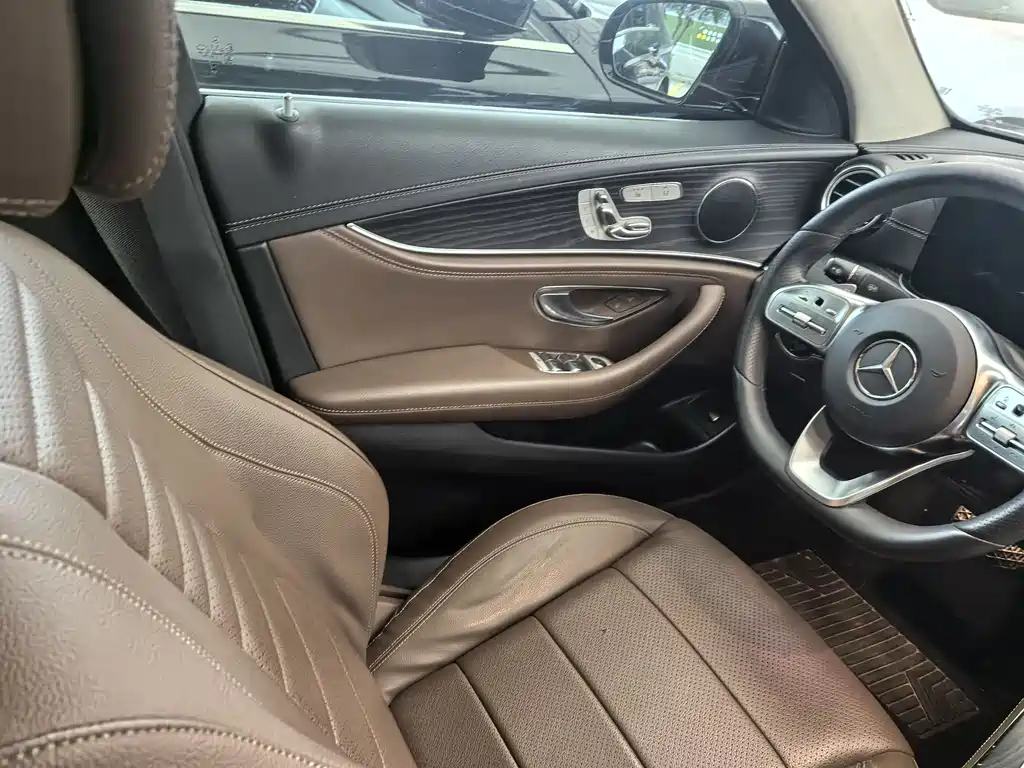 Mercedes-Benz E-Class 2019 — фото 4