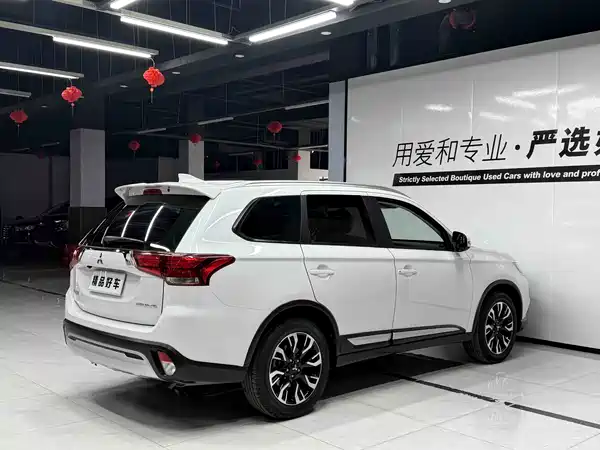 Mitsubishi Outlander 2021