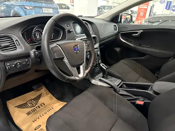 Volvo V40 2016