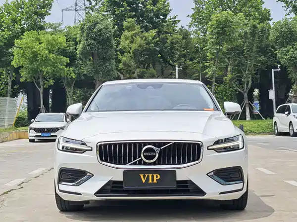 Volvo S60 2022