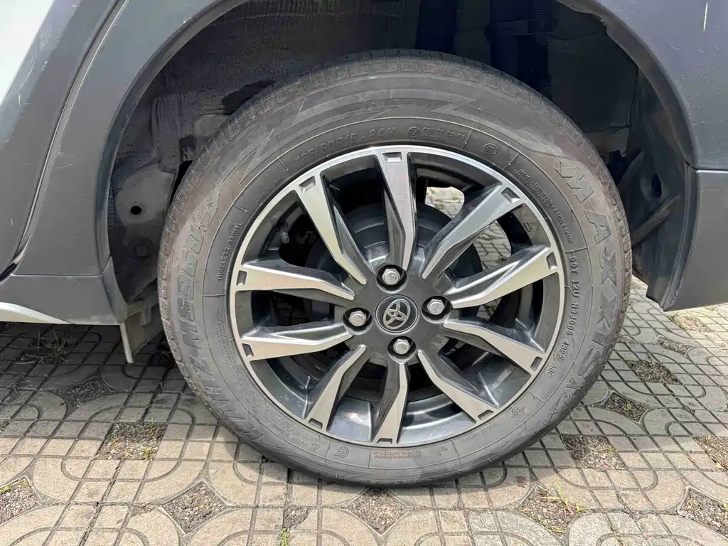 Toyota Yaris L 2022 — фото 32