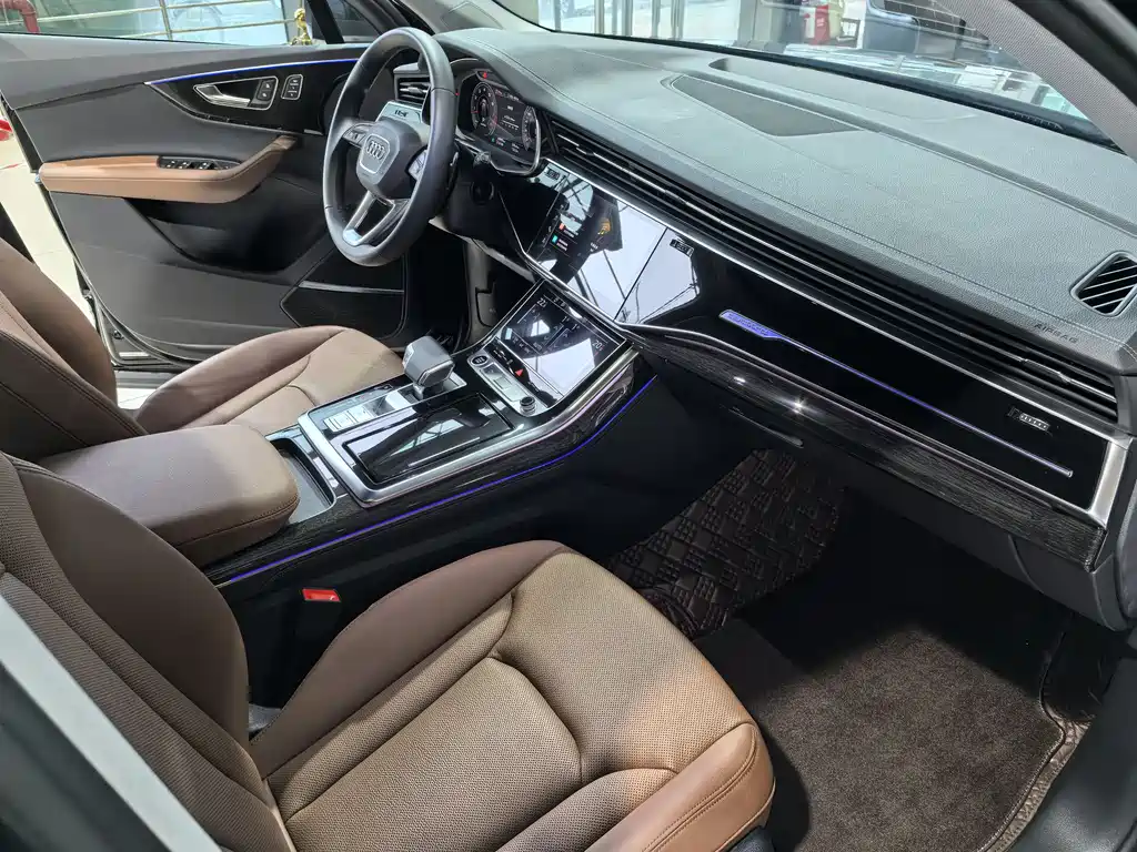 Audi Q7 2023 — фото 37