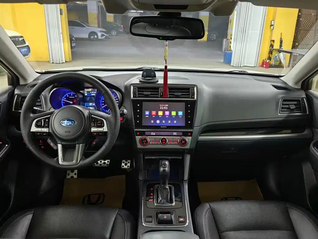 Subaru Legacy 2017 — фото 13