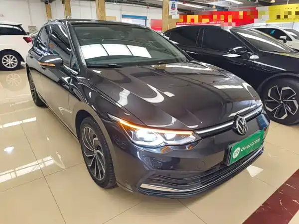 Volkswagen Golf 2021