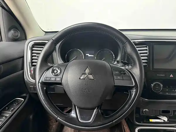Mitsubishi Outlander 2021