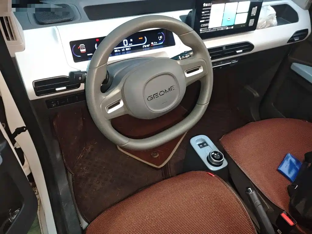 Geely Galaxy Panda 2025 — фото 11