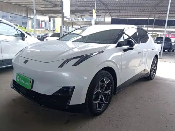 Lynk & Co Z20 2025