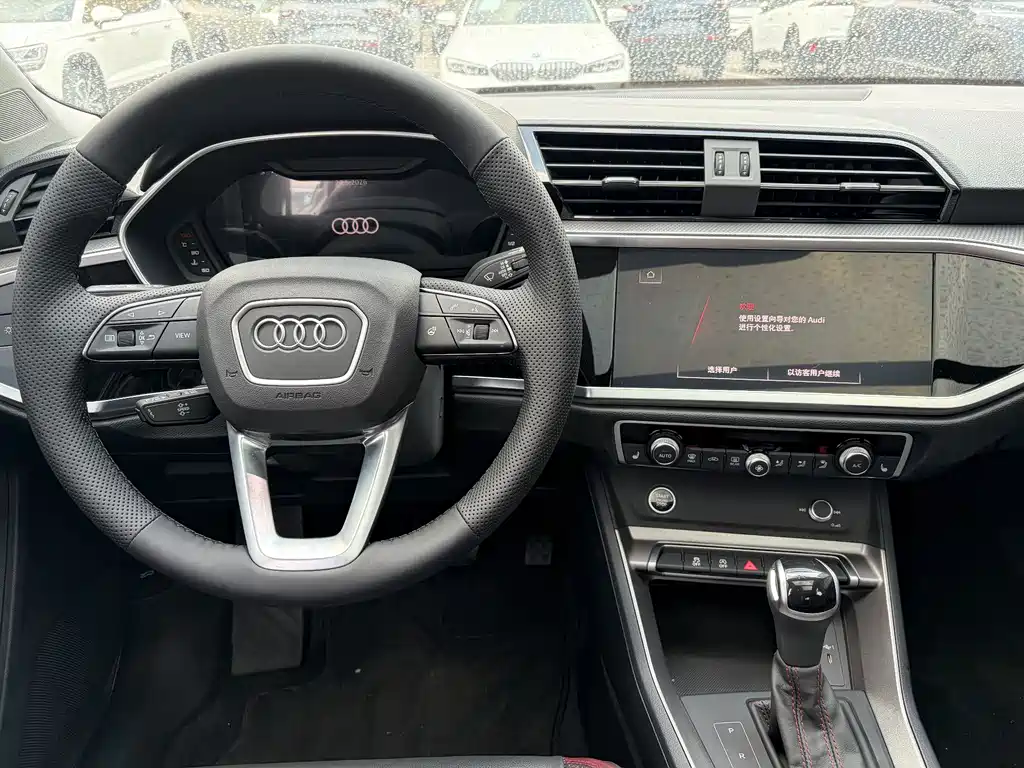 Audi Q3 2023 — фото 11