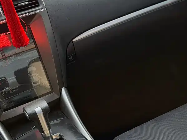 Lexus IS 2011