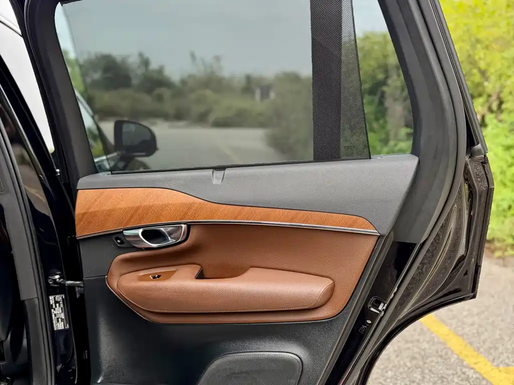 Volvo XC90 2022 — фото 29