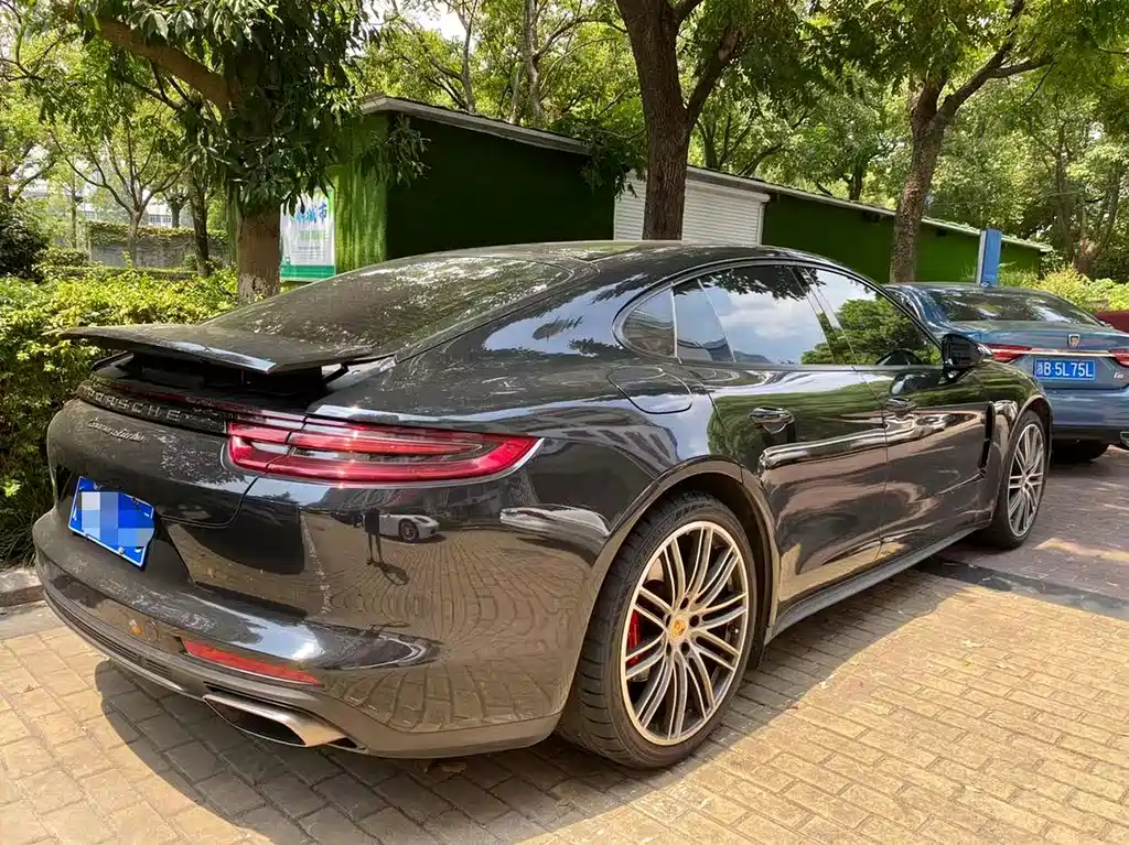 Porsche Panamera 2017 — фото 16