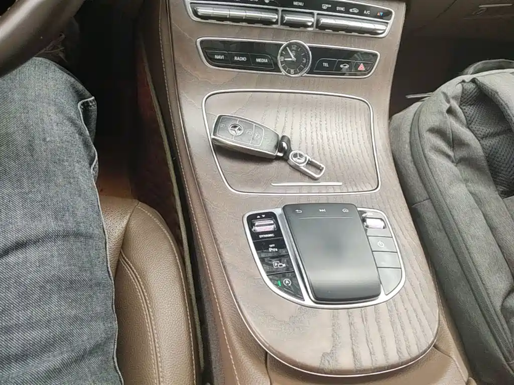 Mercedes-Benz E-Class 2018 — фото 14
