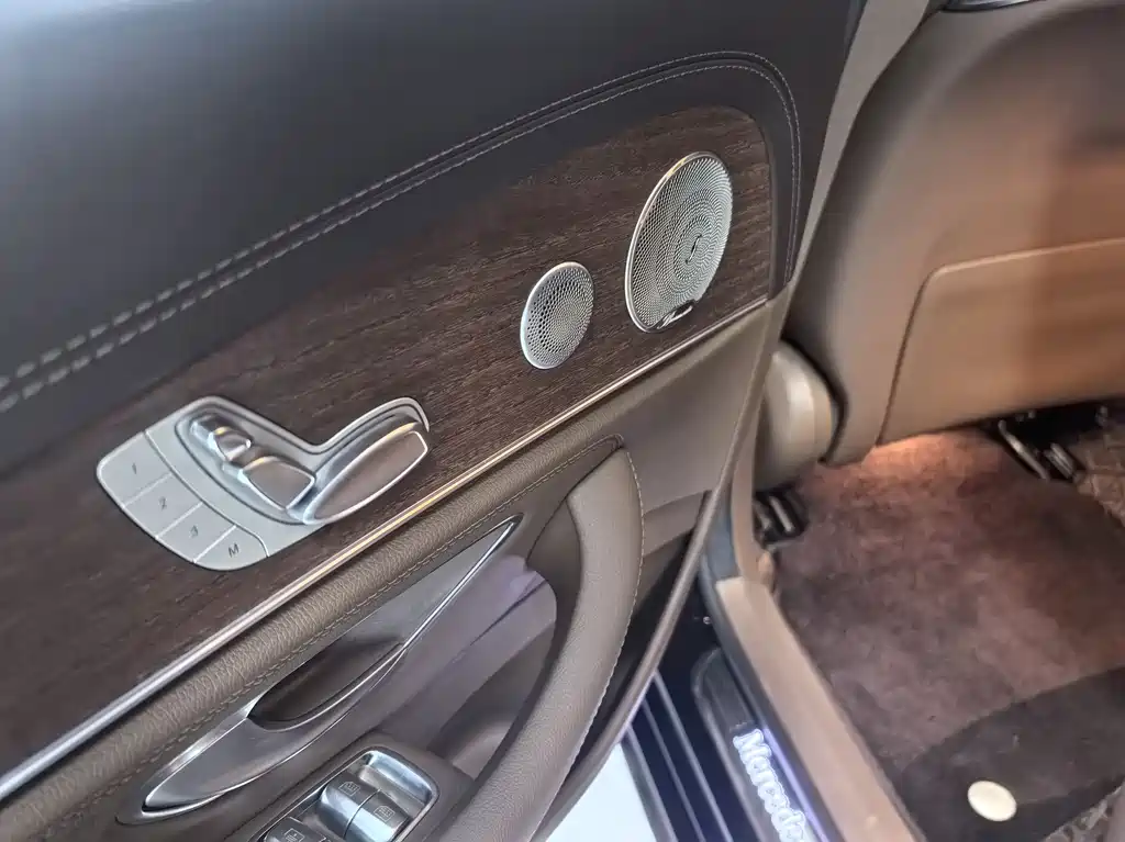 Mercedes-Benz E-Class 2022 — фото 11