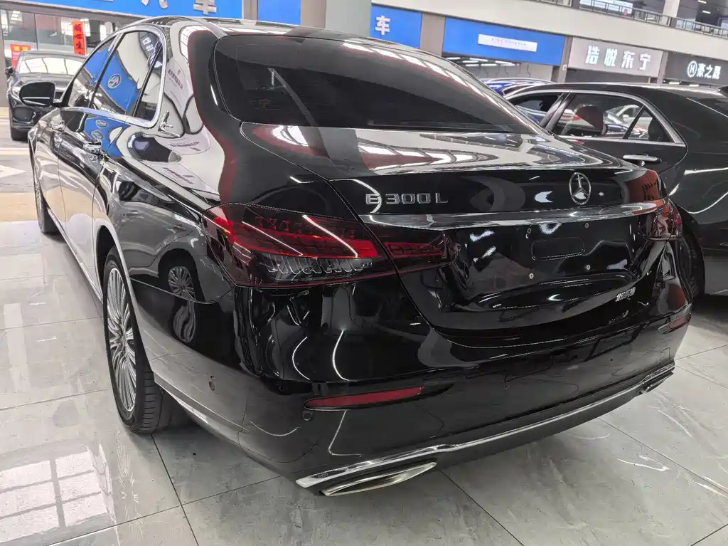 Mercedes-Benz E-Class 2022 — фото 14