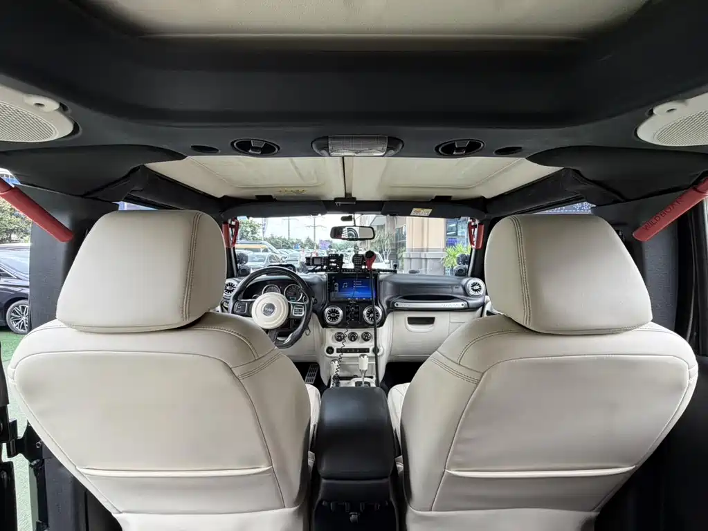 Jeep Wrangler 2013 — фото 12