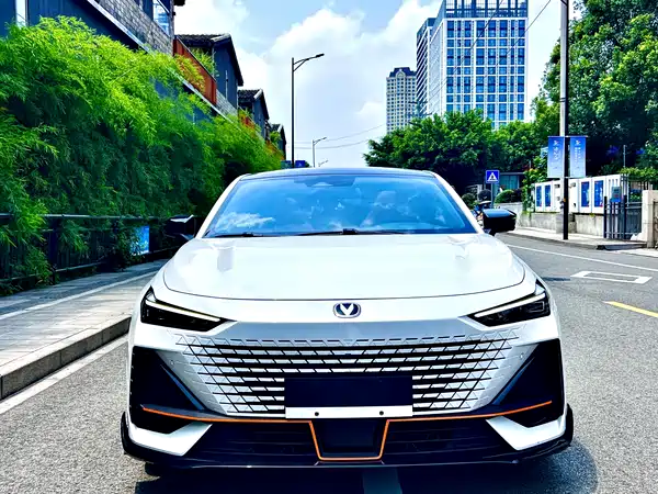 Changan UNI-V 2024