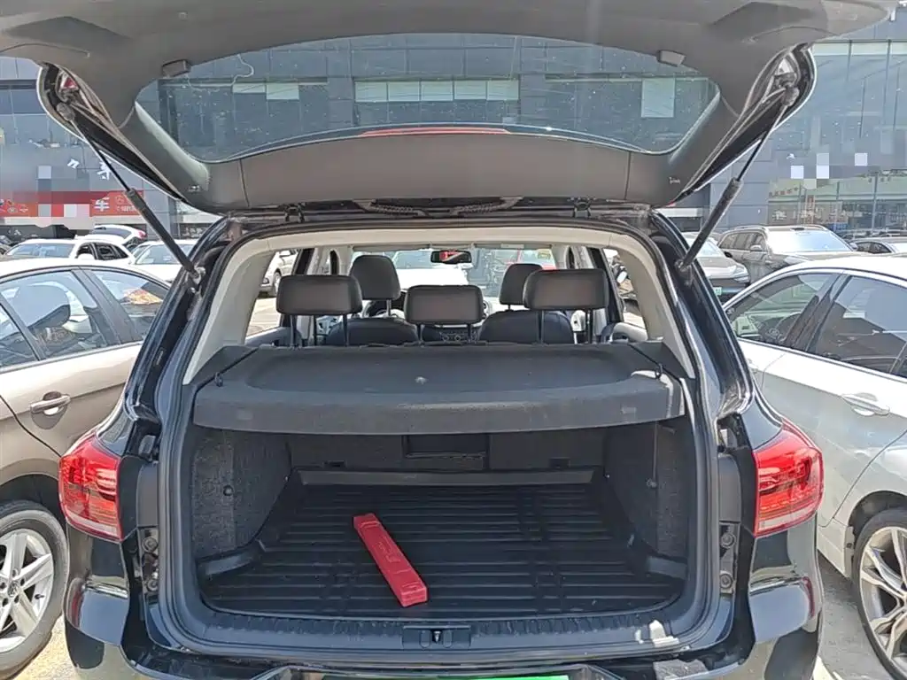 Volkswagen Tiguan 2015 — фото 18