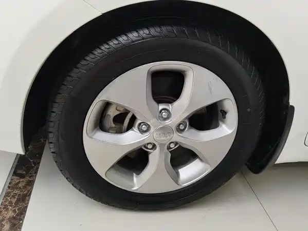 Kia Jiale 2016
