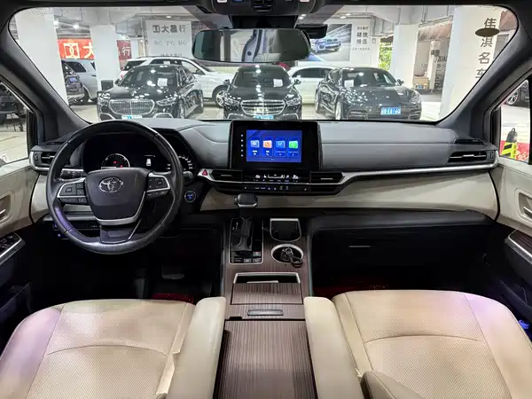 Toyota Sienna 2023