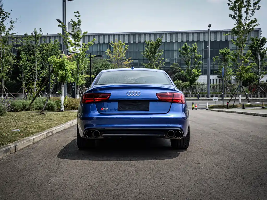Audi S6 2015 — фото 22