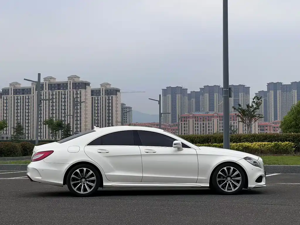 Mercedes-Benz CLS 2015 — фото 7